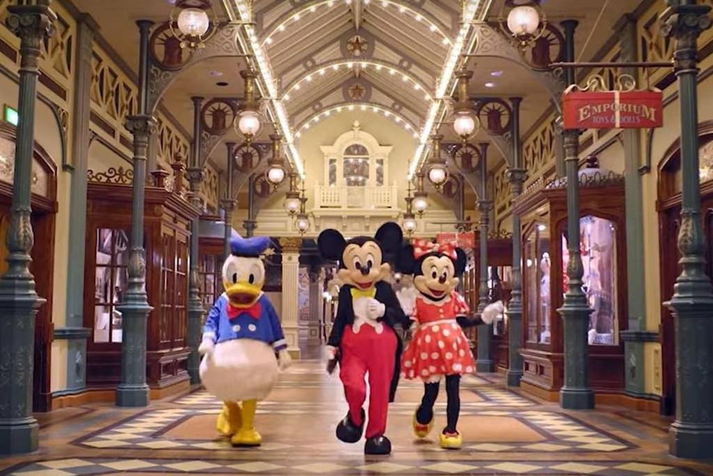 15 Min Walk To Disneylandparis, 5 Min Walk To Val D'europe Mall And Train Rer A, Monyhome For 4 Persons