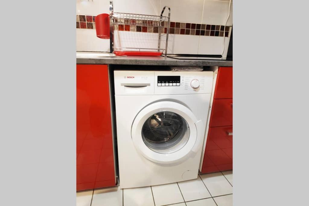 15 Min Walk To Disneylandparis, 5 Min Walk To Val D'europe Mall And Train Rer A, Monyhome For 4 Persons *