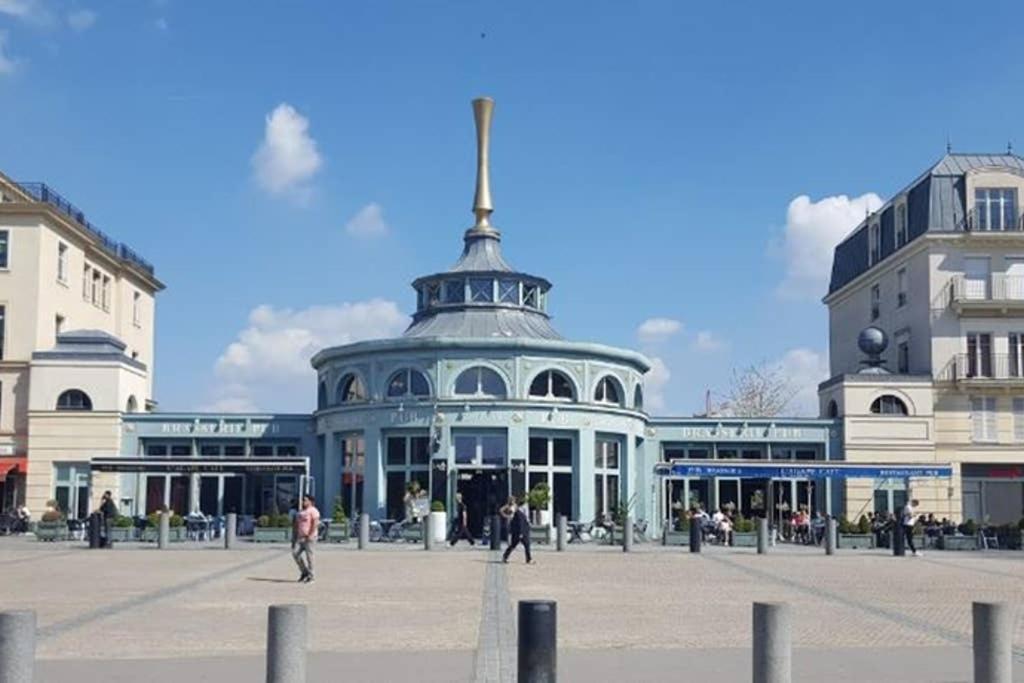 15 Min Walk To Disneylandparis, 5 Min Walk To Val D'europe Mall And Train Rer A, Monyhome For 4 Persons *
